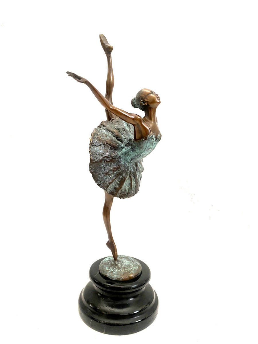 Bronze Ballerina Figur – seitliche Gesamtansicht auf schwarzem Marmorsockel