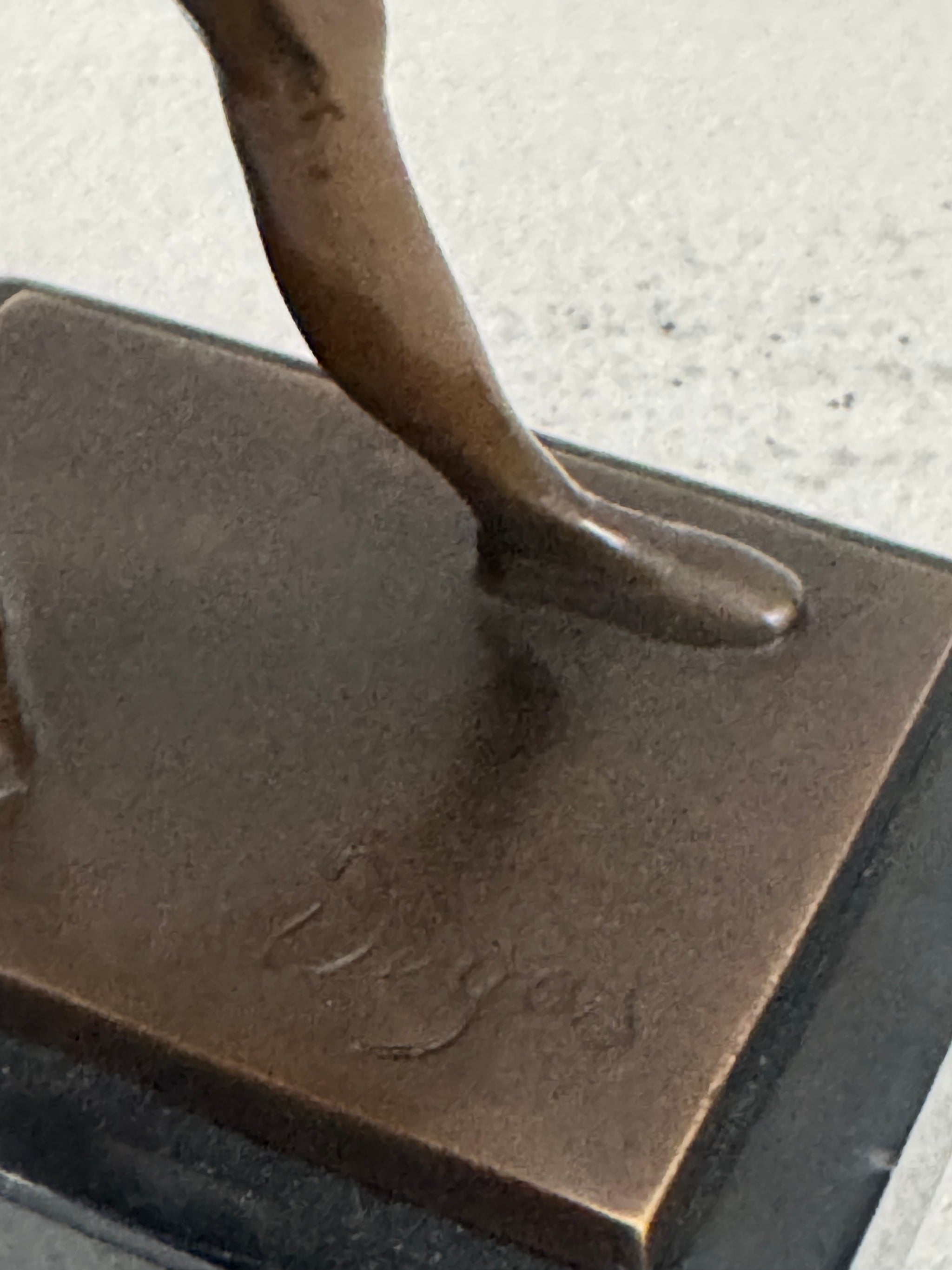 Detailansicht der Bronze Tänzerin nach Degas – Gesicht, Oberkörper und fein modellierte Patina
