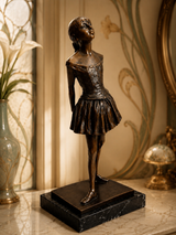 Bronze Tänzerin nach Degas im eleganten Jugendstil-Ambiente – dekoratives Stimmungsbild