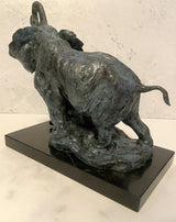Bronzefigur-Elefant nach Rembrandt Bugatti auf Marmorplatte mit Künstlersignatur