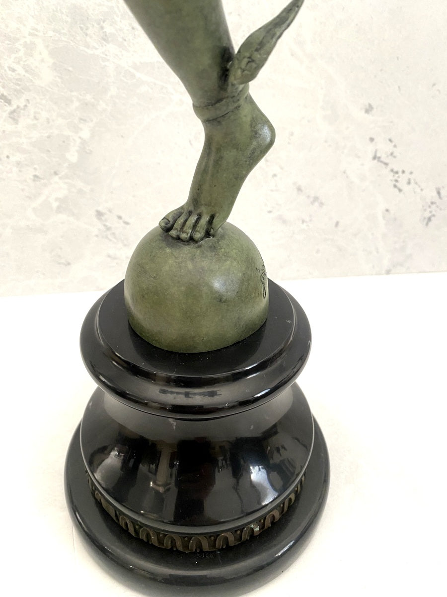 Bronze Skulptur Hermes der Götterbote signiert Giovanni Bologna auf Marmorsockel