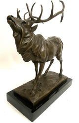 Tierskulptur Röhrender Hirsch nach Alfred Dubucand mit Künstlersignatur.