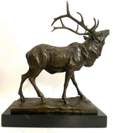 Tierskulptur Röhrender Hirsch nach Alfred Dubucand mit Künstlersignatur.