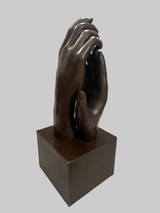 Rodin Die Kathedrale Bronze – schräge Vorderansicht der zwei Hände