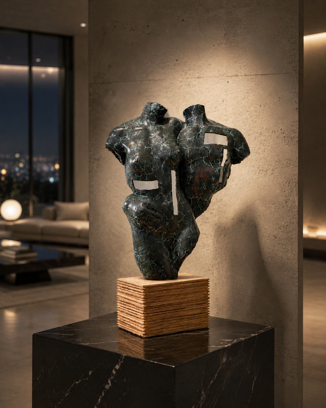 Raymondo Bronze Skulptur – Stimmungsbild im modernen luxuriösen Interieur