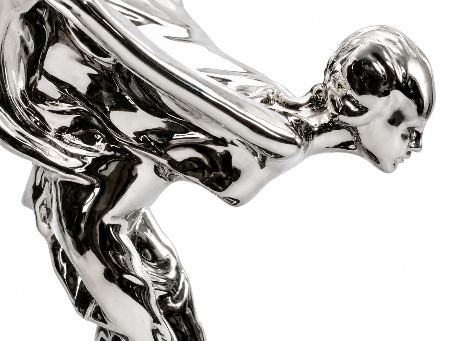 Spirit of Ecstasy Bronzefigur – verchromte Kühlerfigur-Nahaufname