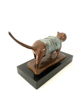 Moderne Handgefertigte Tierbronze Bronze Katze zweifarbig patiniert auf Marmor