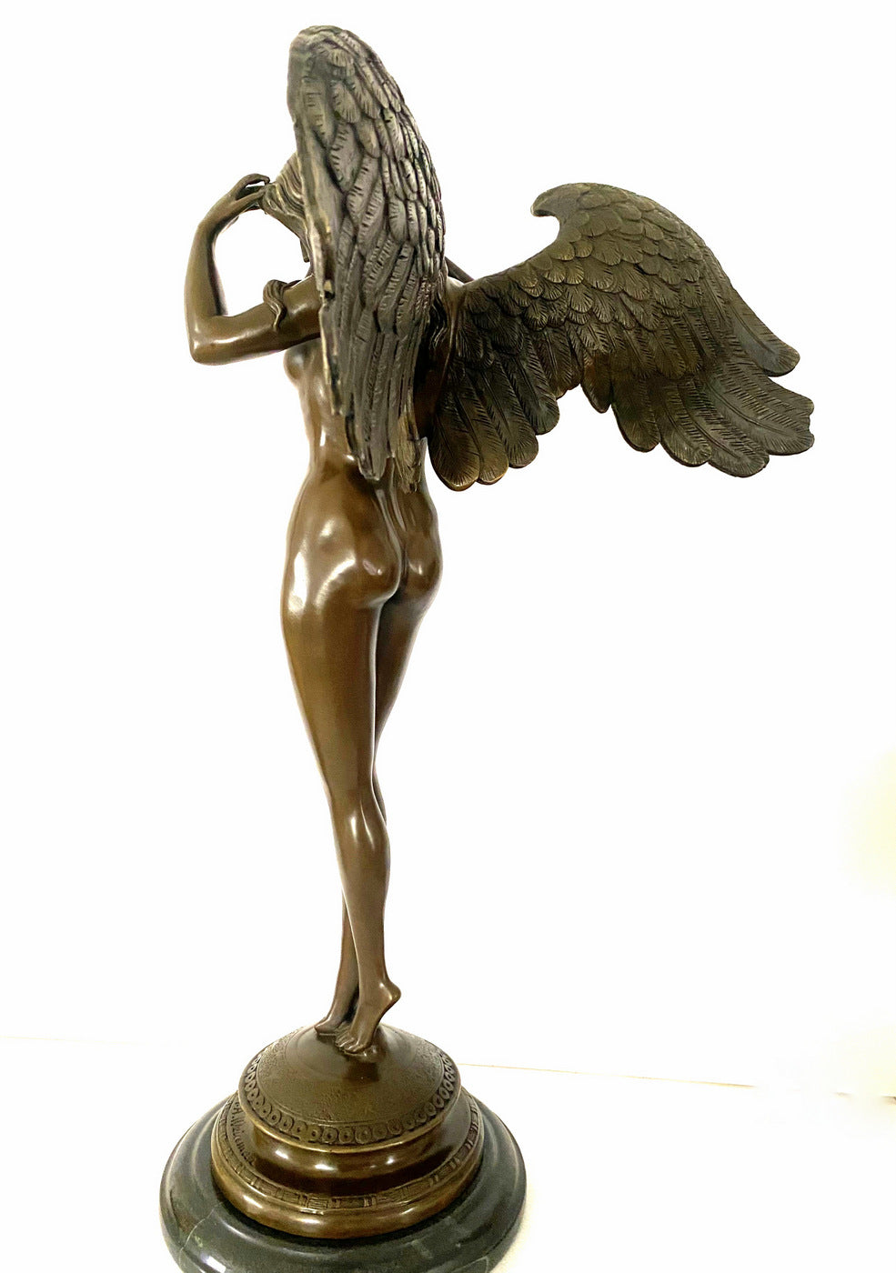 Grand ange en bronze signé Weinmann sur socle en marbre 