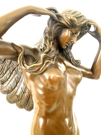 Grand ange en bronze signé Weinmann sur socle en marbre 