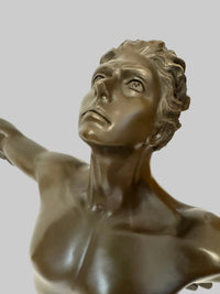 Ikarus Statue aus Bronze – griechische Mythologie Figur nach A. A. Weinmann Nahaufname Gesicht