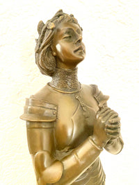 Statue Jeanne d'Arc - Figure de Jeanne d'Arc en bronze sur marbre signée Mecie