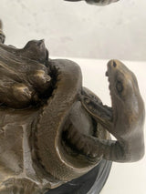 Tierfigur Bronze Löwe mit Schlange signiert Barye auf Marmorsockel