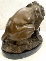 Tierfigur Bronze Löwe mit Schlange signiert Barye auf Marmorsockel
