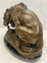 Tierfigur Bronze Löwe mit Schlange signiert Barye auf Marmorsockel