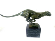 Gros chat en bronze en sprint sur socle en marbre avec signature de l'artiste