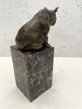 Bronzefigur sitzendes Nashorn aus Bronze auf Marmorsockel signiert Milo