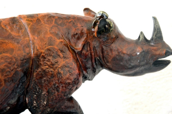 Bronze figure - Indian rhinoceros in bronze on marble base with artist signature