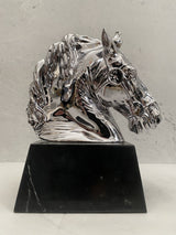 Tierfigur- Bronzeskulptur- Bronze Pferd Büste verchromt auf Marmorsockel