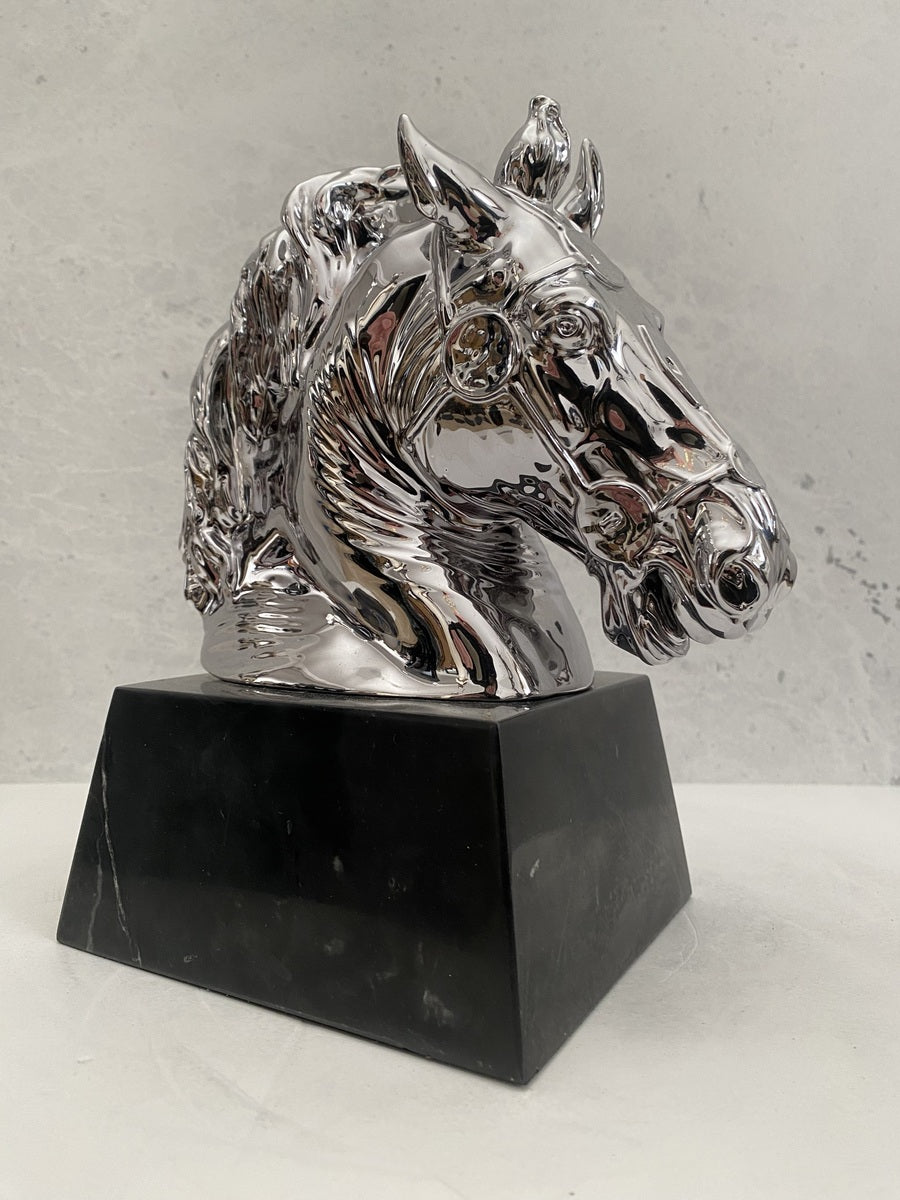 Tierfigur- Bronzeskulptur- Bronze Pferd Büste verchromt auf Marmorsockel