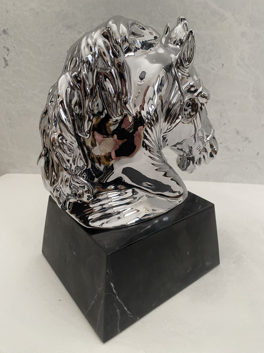 Tierfigur- Bronzeskulptur- Bronze Pferd Büste verchromt auf Marmorsockel