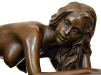 Stylish art in bronze nude signed Raymondo on marble base