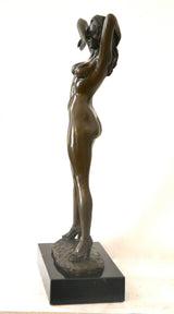 Nu en bronze élégant de Raymondo avec signature de l'artiste