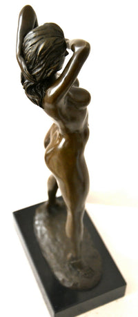 Nu en bronze élégant de Raymondo avec signature de l'artiste