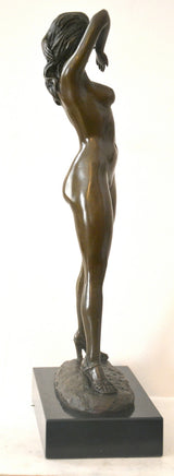 Nu en bronze élégant de Raymondo avec signature de l'artiste