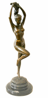 Nu en bronze élégant de Raymondo avec signature de l'artiste