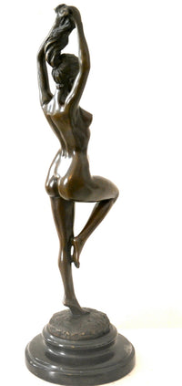 Nu en bronze élégant de Raymondo avec signature de l'artiste