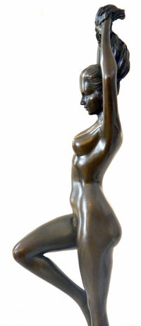 Nu en bronze élégant de Raymondo avec signature de l'artiste