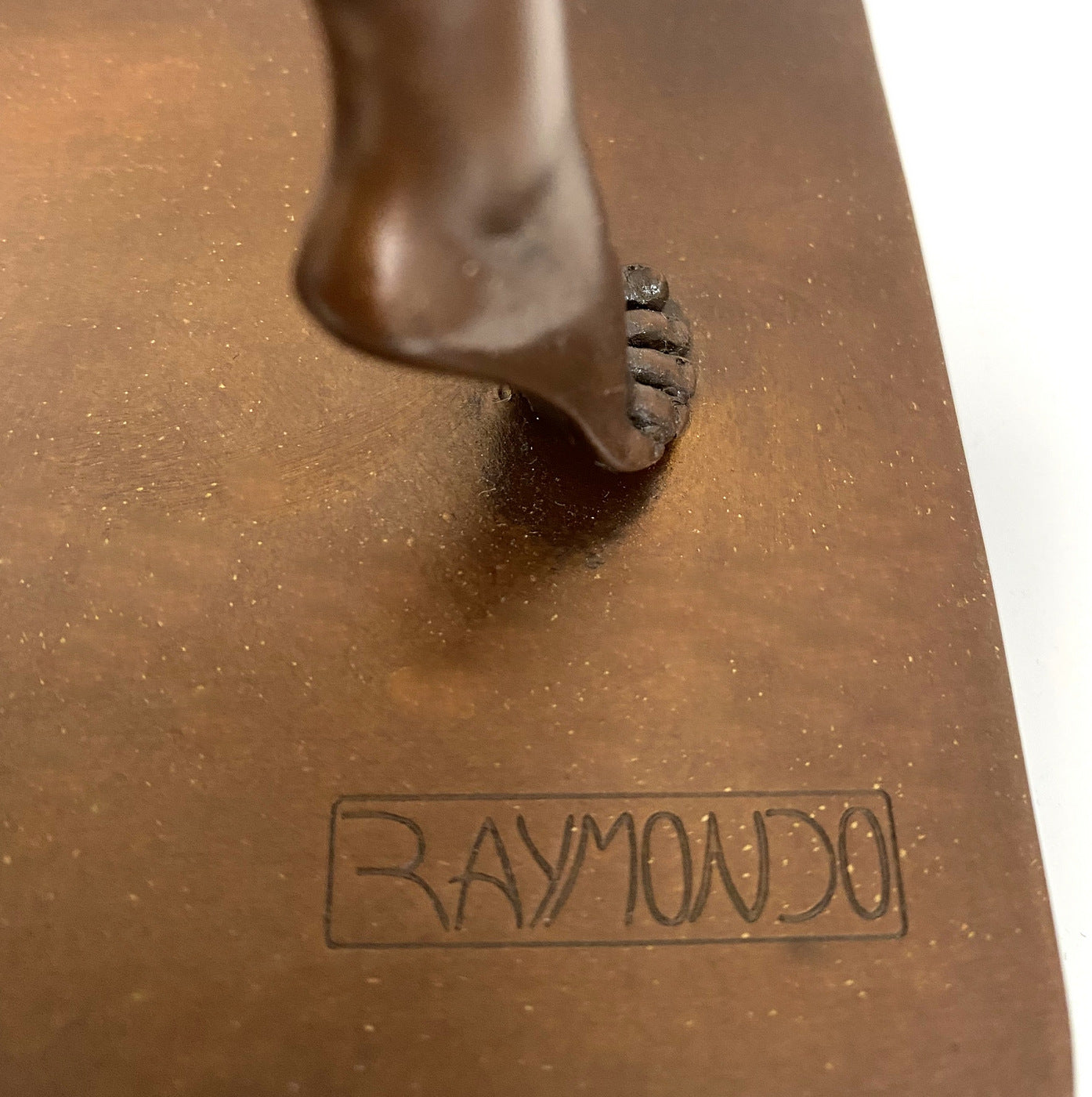 Sculpture en bronze Nouvelle Série Nu 2023 de Raymondo numérotée consécutivement 9/30