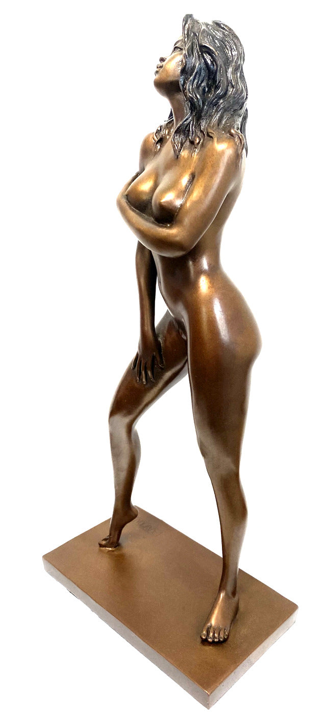 Sculpture en bronze Nouvelle Série Nu 2023 de Raymondo numérotée consécutivement 9/30