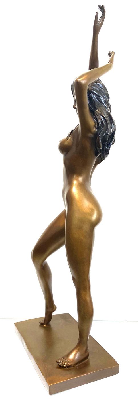 Bronze figure - Bronze nude by Raymondo signed on bronze plate