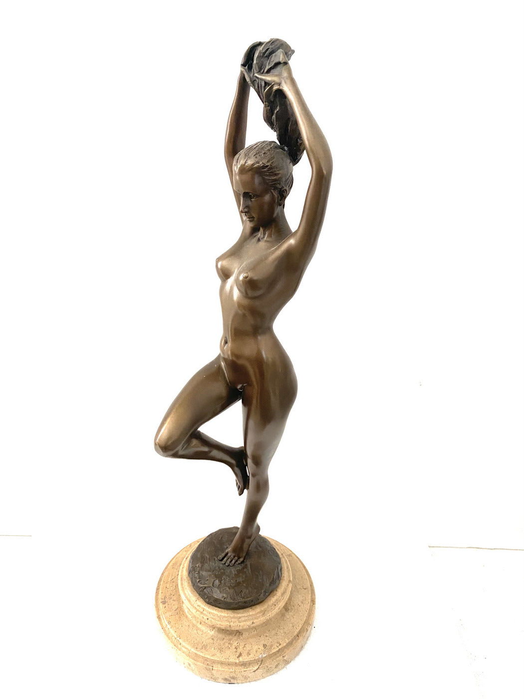 Nu en bronze élégant de Raymondo avec signature de l'artiste