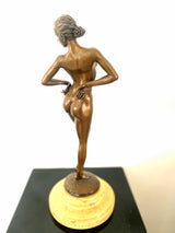 Bronzefigur-  Bronze Akt signiert Raymondo  auf hellen Marmorsockel