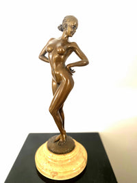 Bronzefigur-  Bronze Akt signiert Raymondo  auf hellen Marmorsockel