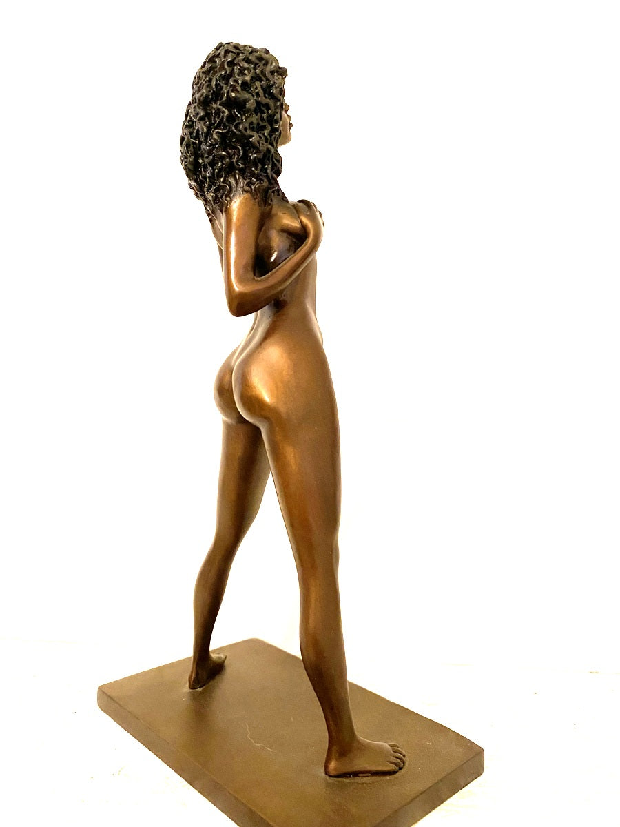 Bronzefigur von Raymondo -Bronze Akt - Exotische Schönheit durchlaufend nummeriert 30/30