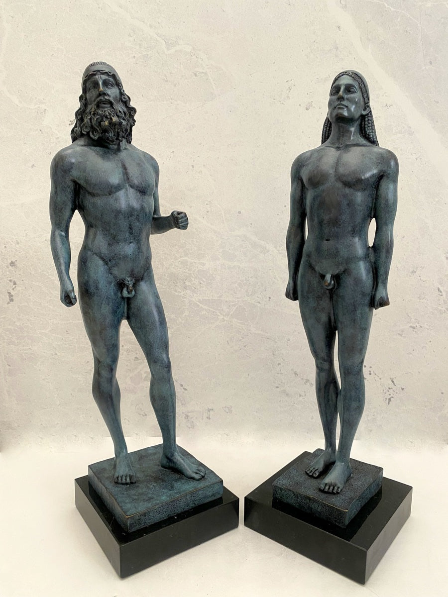 Bronzefiguren -Riace Krieger signiert Phidias auf Marmorplatte