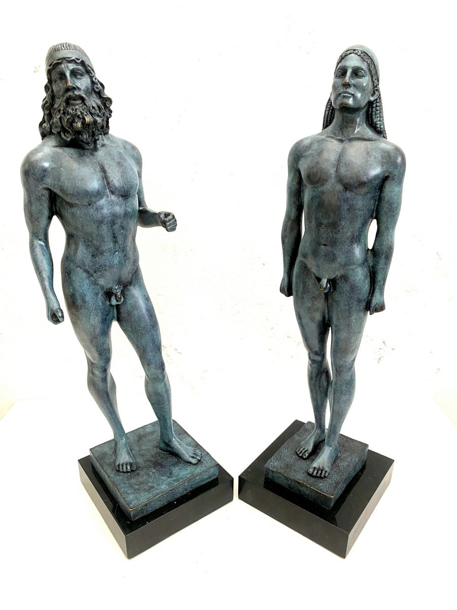 Bronzefiguren -Riace Krieger signiert Phidias auf Marmorplatte