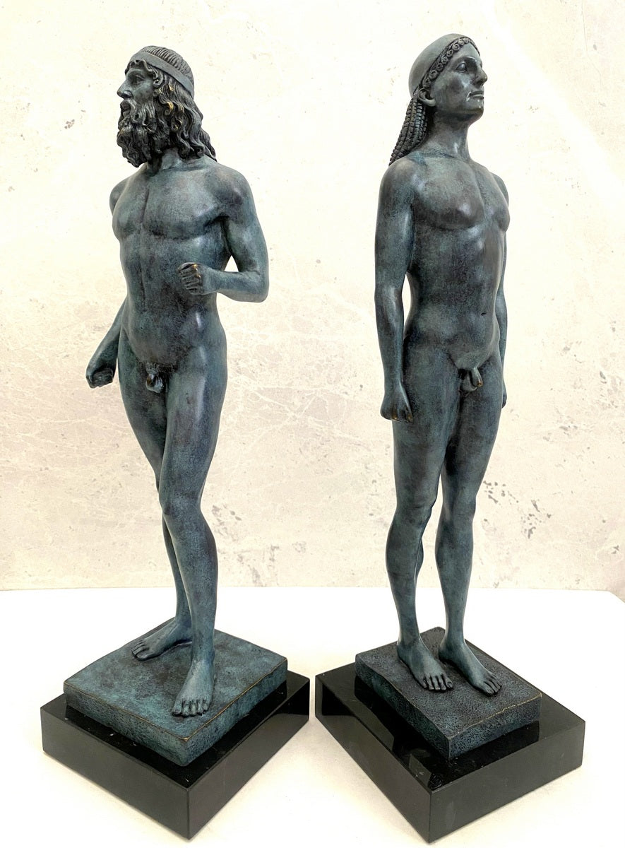 Bronzefiguren -Riace Krieger signiert Phidias auf Marmorplatte