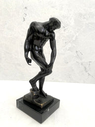 Adam nach Auguste Rodin Bronzefigur Nachguss signiert auf Marmorsockel
