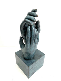 Skulptur "Die Kathedrale" (1908) Bronzeskulptur signiert Rodin auf Bronzesockel