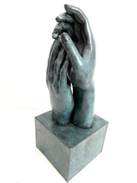 Skulptur "Die Kathedrale" (1908) Bronzeskulptur signiert Rodin auf Bronzesockel