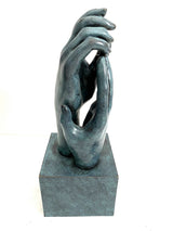 Skulptur "Die Kathedrale" (1908) Bronzeskulptur signiert Rodin auf Bronzesockel