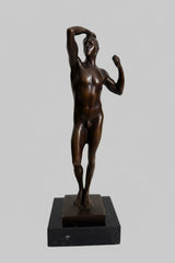 Das eherne Zeitalter – männlicher Bronze Akt nach Auguste Rodin