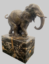 Bronzeskulptur Mammut – schräg rückwärtige Ansicht