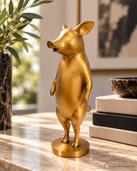 Schwein Figur aus Bronze – schräge Vorderansicht des stehenden Schweins -Stimmungsbild