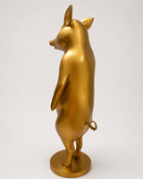 Schwein Figur aus Bronze – rückseitige Dreiviertelansicht mit kleinem Ringelschwanz