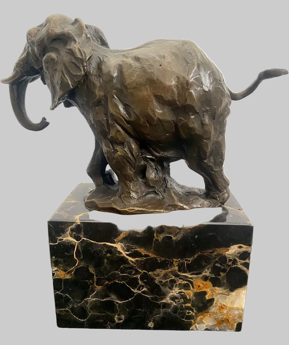 Bronze Mammutfigur auf Marmorsockel – Seitenansicht